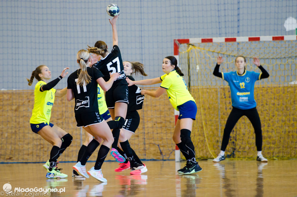 KS  Kościerzyna - SPR Arka Gdynia 25:19 (9:10)
