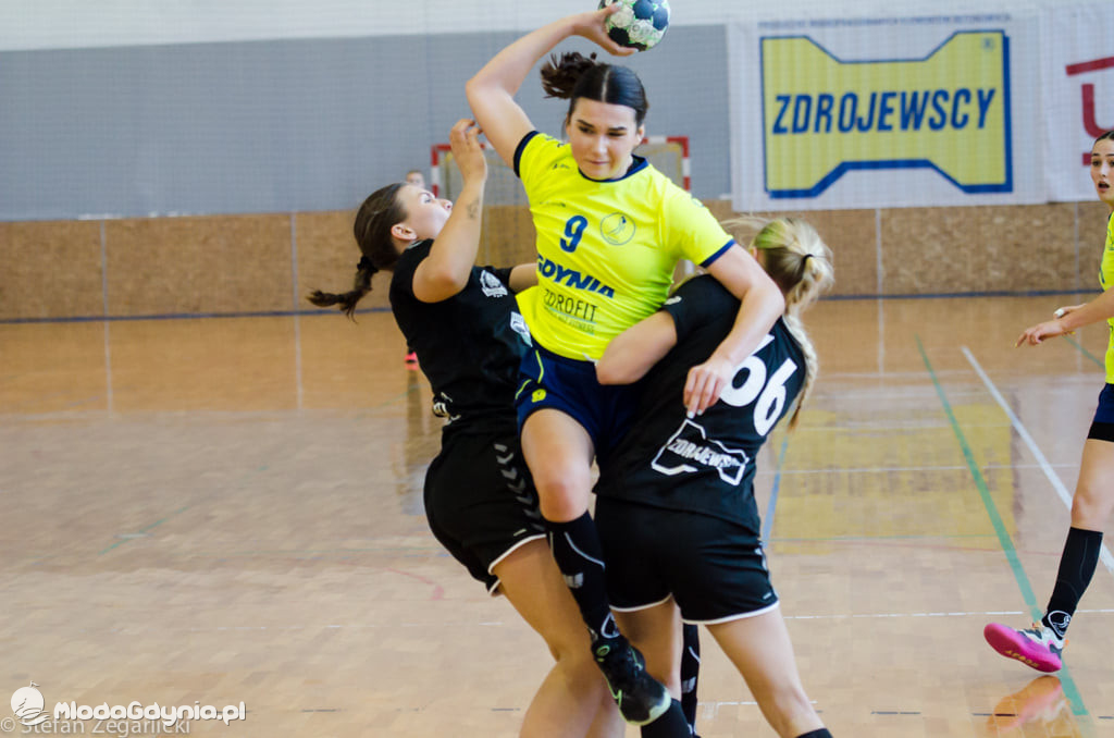 KS  Kościerzyna - SPR Arka Gdynia 25:19 (9:10)