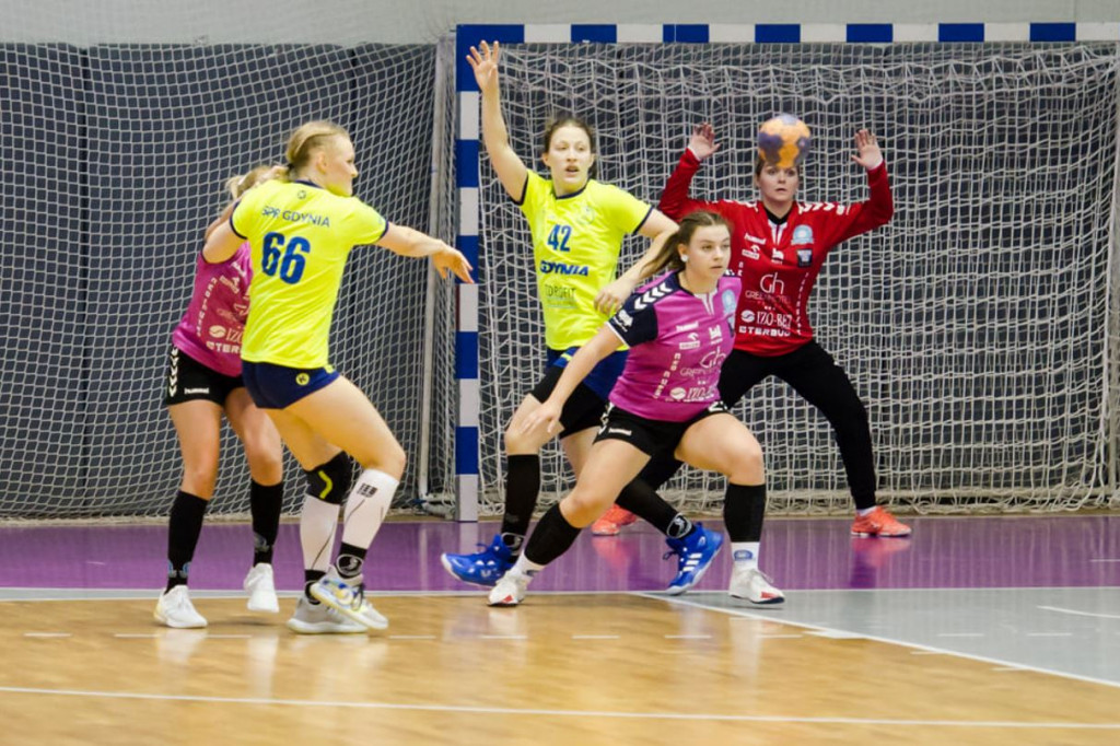 SPR Arka Gdynia - Jutrzenka Płock 28:21 (17:13)