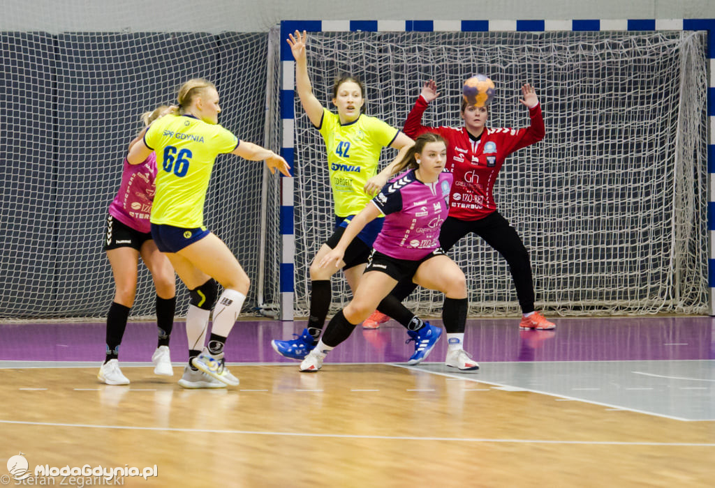 SPR Arka Gdynia - Jutrzenka Płock 28:21 (17:13)