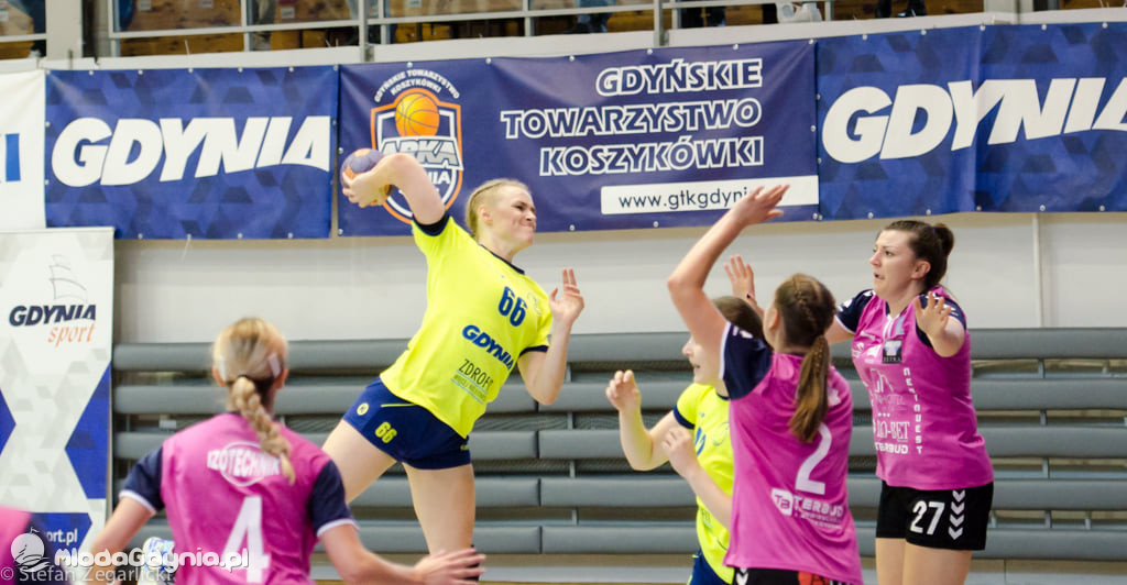 SPR Arka Gdynia - Jutrzenka Płock 28:21 (17:13)