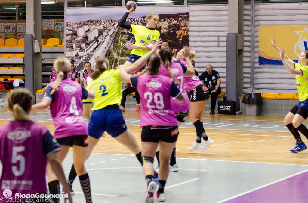 SPR Arka Gdynia - Jutrzenka Płock 28:21 (17:13)