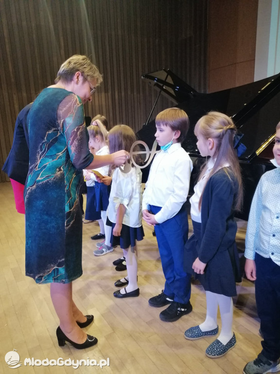 Szkoła Muzyczna -  zaślubione pierwszaki z I A i I B cyklu 6-letniego