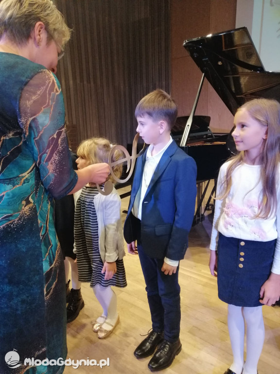 Szkoła Muzyczna -  zaślubione pierwszaki z I A i I B cyklu 6-letniego