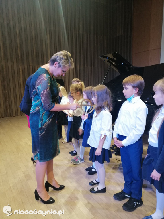 Szkoła Muzyczna -  zaślubione pierwszaki z I A i I B cyklu 6-letniego