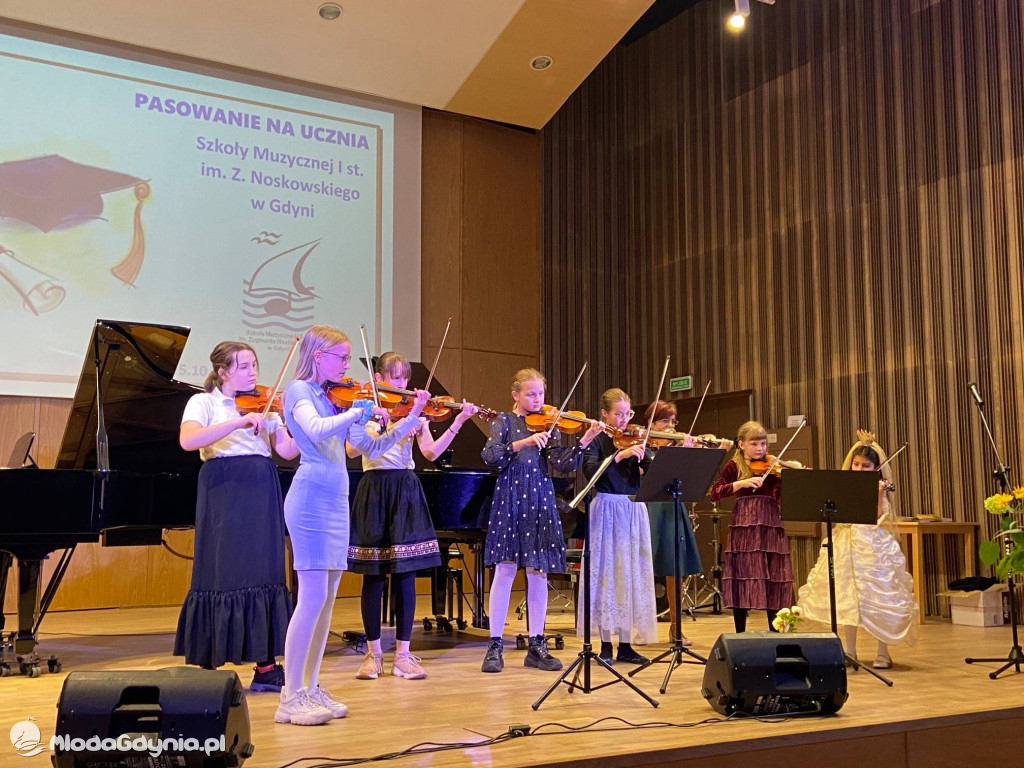 Szkoła Muzyczna -  zaślubione pierwszaki z I A i I B cyklu 6-letniego