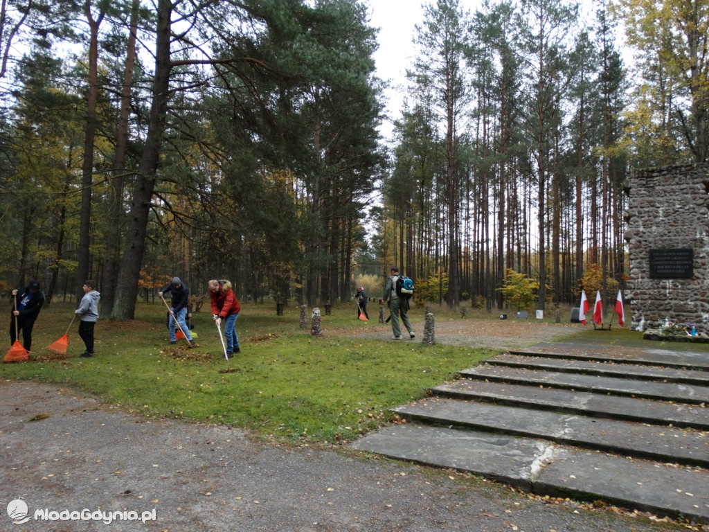 Stalag II B Hammerstein - porządki przed 1 listopada 2021