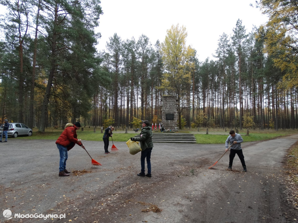 Stalag II B Hammerstein - porządki przed 1 listopada 2021