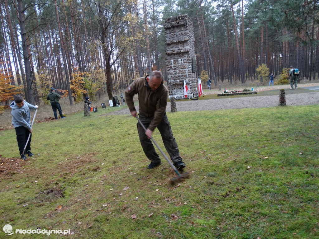 Stalag II B Hammerstein - porządki przed 1 listopada 2021