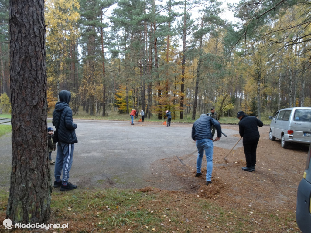 Stalag II B Hammerstein - porządki przed 1 listopada 2021