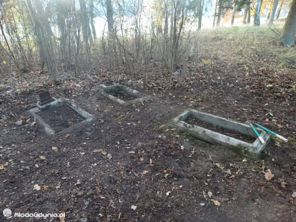 Harcerze posprzątali groby w Prądach