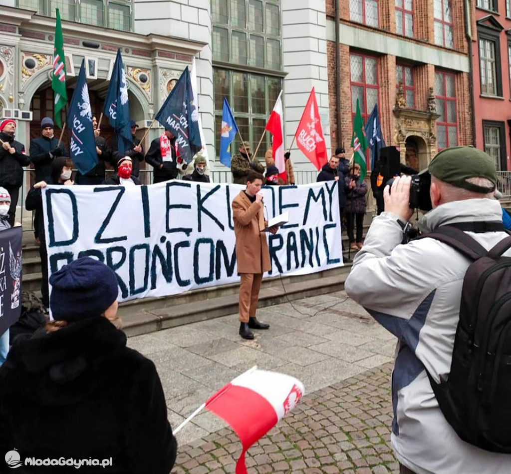 Dwie demonstracje