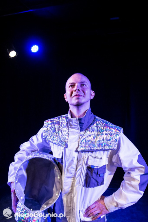 Teatr Gdynia Główna - PREMIERA - Dlaczego nie lecimy do gwiazd