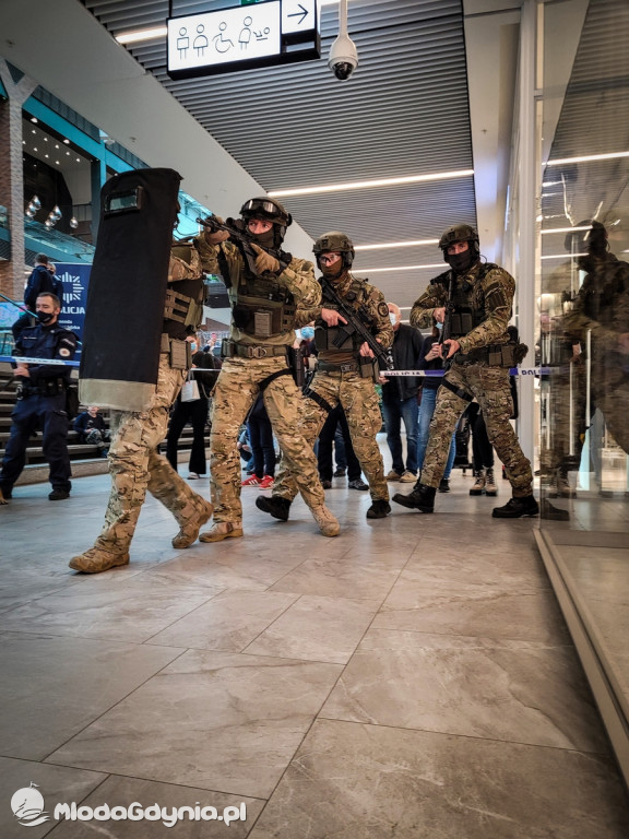 Policja Pomorska - jak przestrzegać zasad bezpieczeństwa w dobie pandemii
