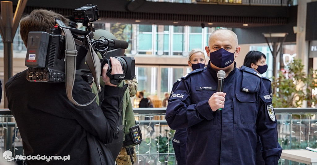 Policja Pomorska - jak przestrzegać zasad bezpieczeństwa w dobie pandemii