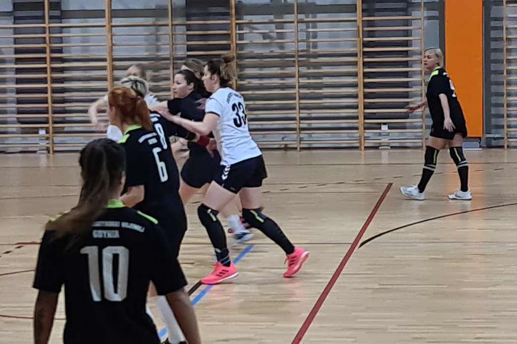 Iskra AMW GDYNIA- Uniwersytet Gdański - 31:40