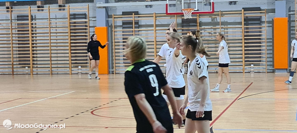 Iskra AMW GDYNIA- Uniwersytet Gdański - 31:40