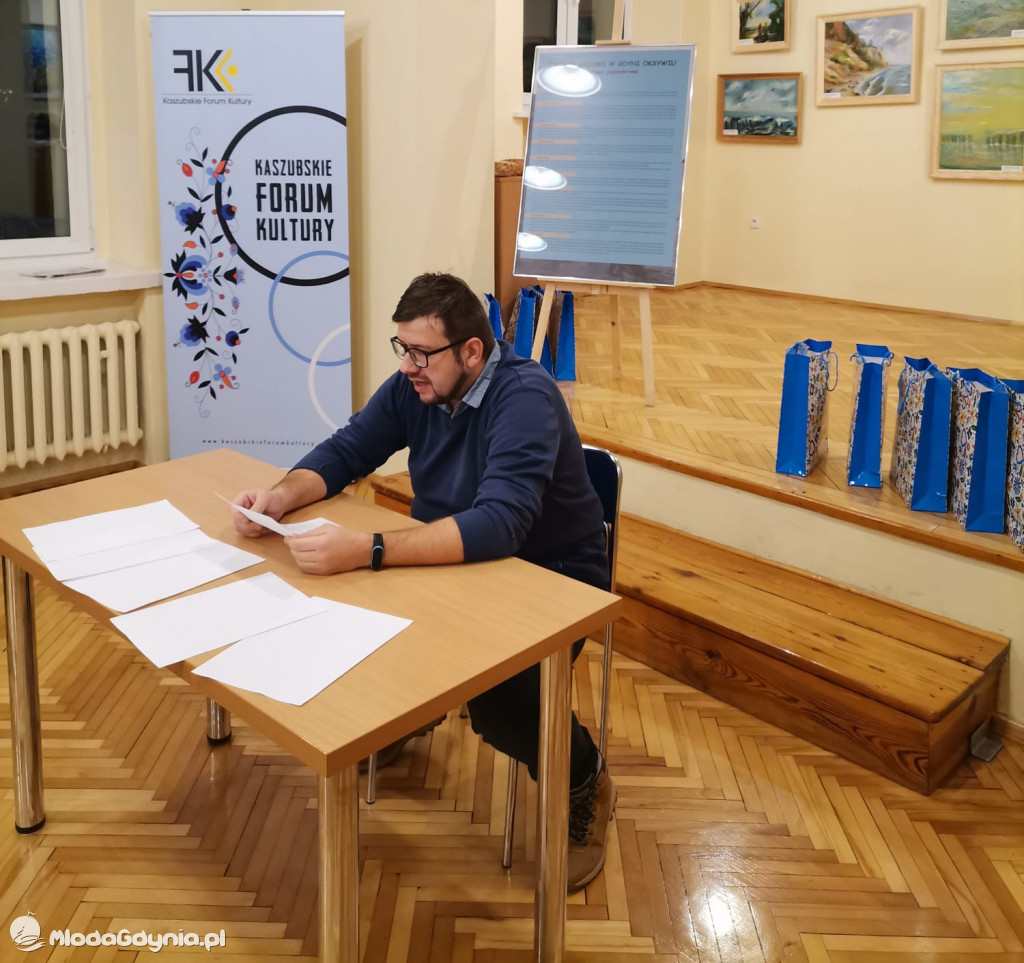 Méster Bëlnégò Czëtaniô - Mistrzowie czytania po kaszubsku spotkali się w Gdyni i Trzepowie
