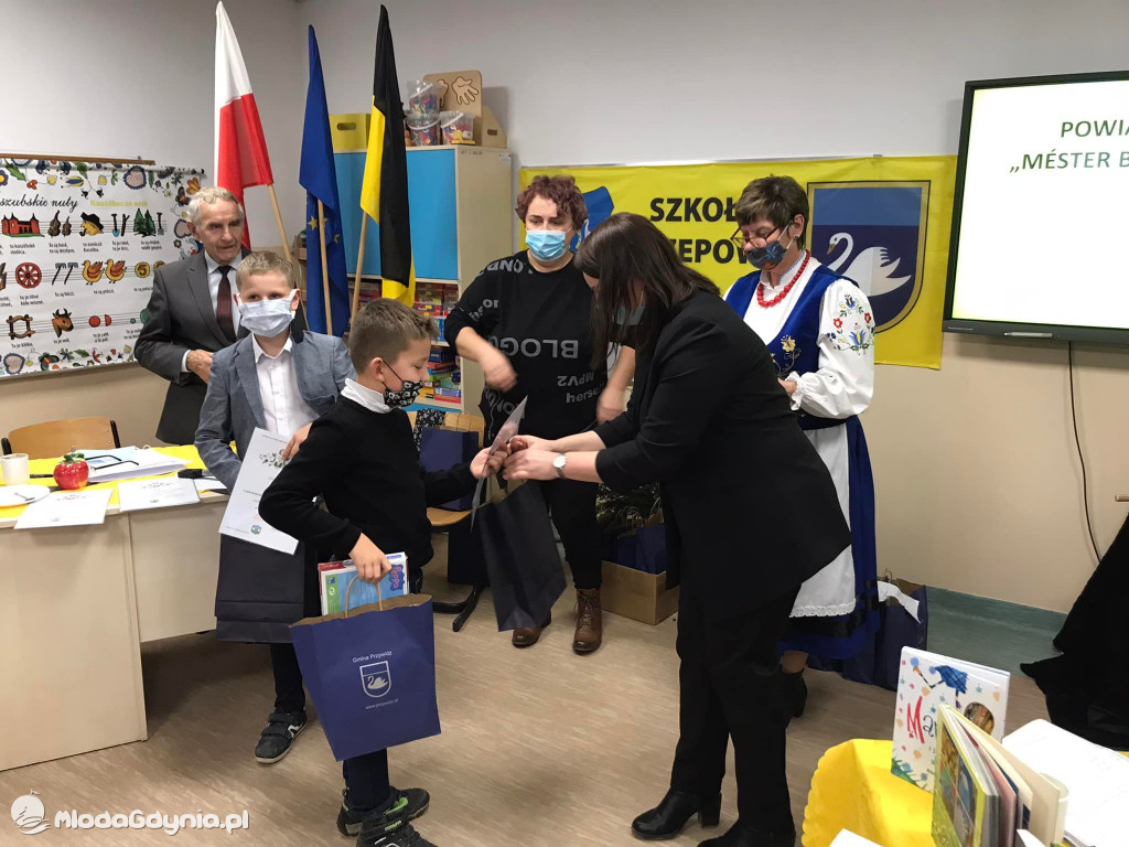 Méster Bëlnégò Czëtaniô - Mistrzowie czytania po kaszubsku spotkali się w Gdyni i Trzepowie