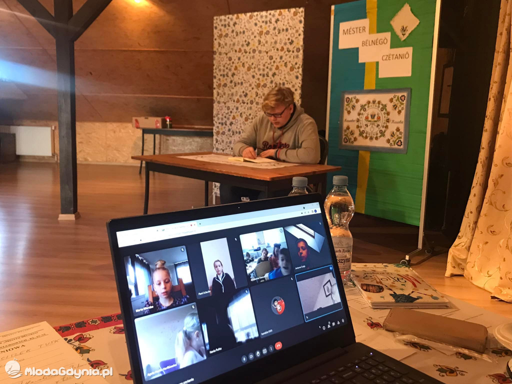 Méster Bëlnégò Czëtaniô - Mistrzowie czytania po kaszubsku spotkali się w Gdyni i Trzepowie