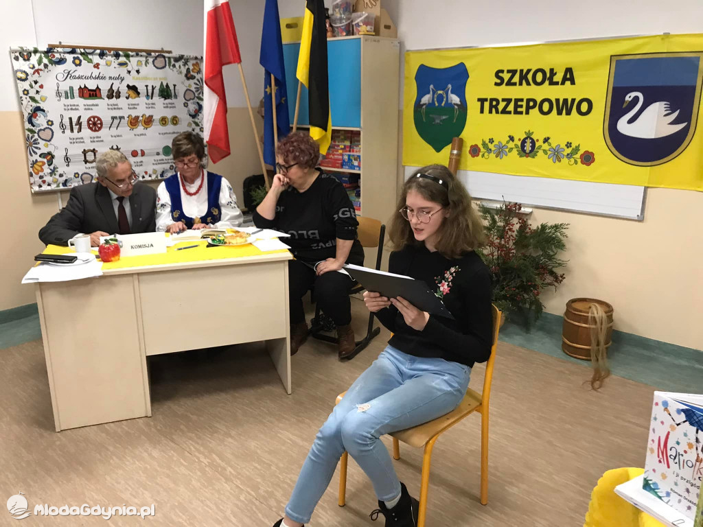 Méster Bëlnégò Czëtaniô - Mistrzowie czytania po kaszubsku spotkali się w Gdyni i Trzepowie