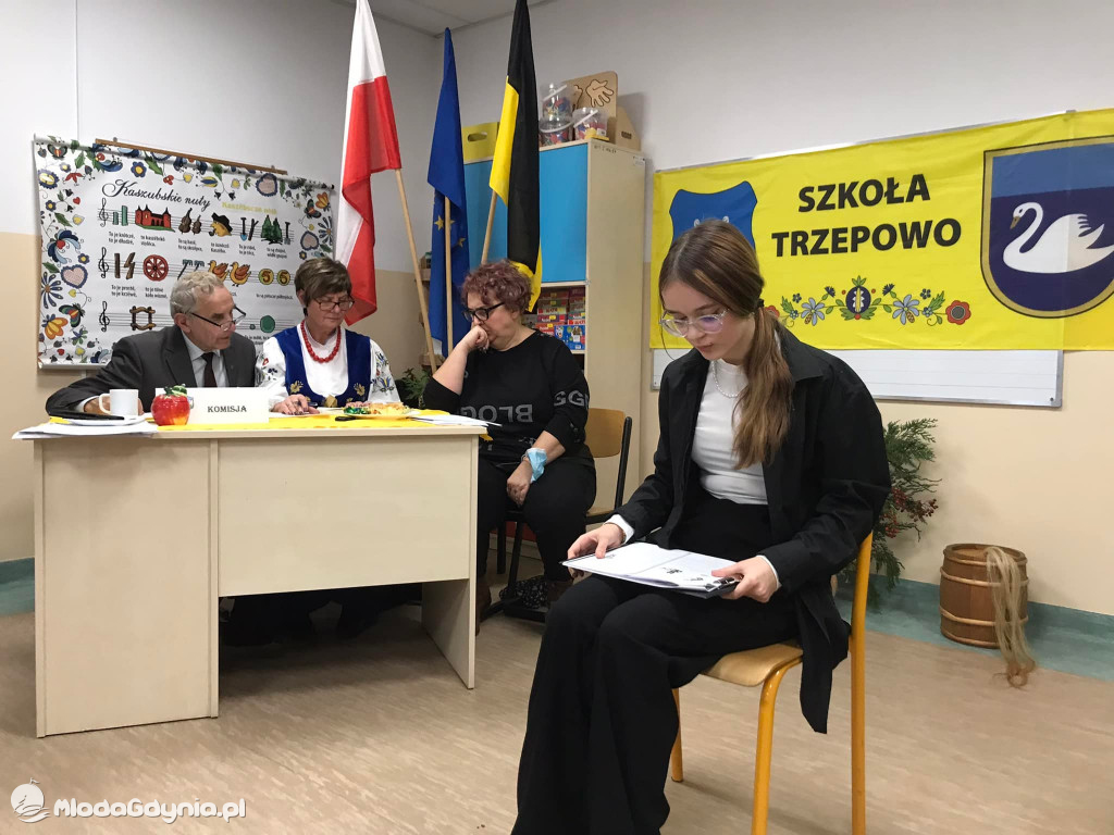 Méster Bëlnégò Czëtaniô - Mistrzowie czytania po kaszubsku spotkali się w Gdyni i Trzepowie
