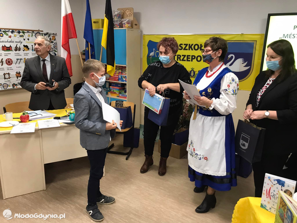 Méster Bëlnégò Czëtaniô - Mistrzowie czytania po kaszubsku spotkali się w Gdyni i Trzepowie