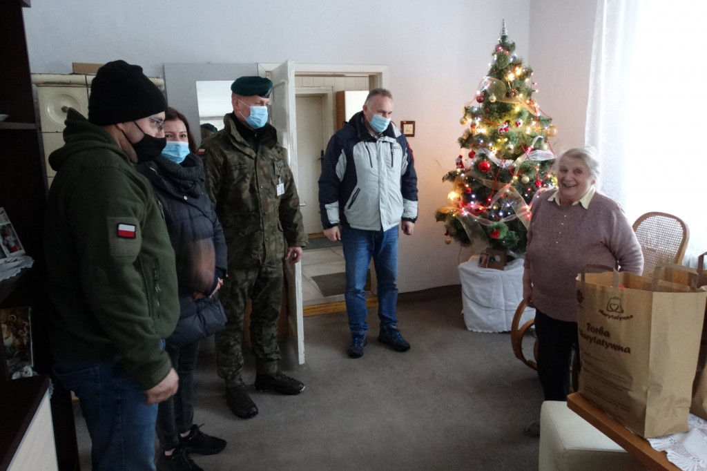 Brygada Inki z paczkami na Święta dla potrzebujących