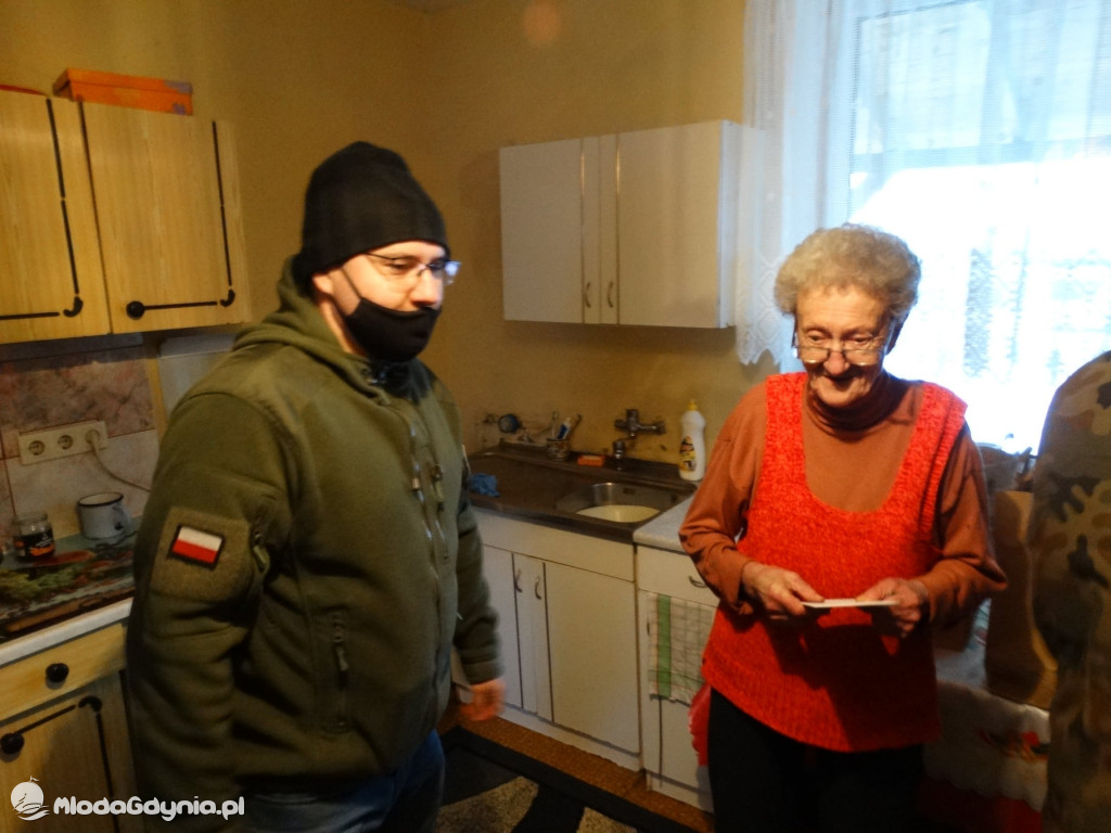 Brygada Inki z paczkami na Święta dla potrzebujących