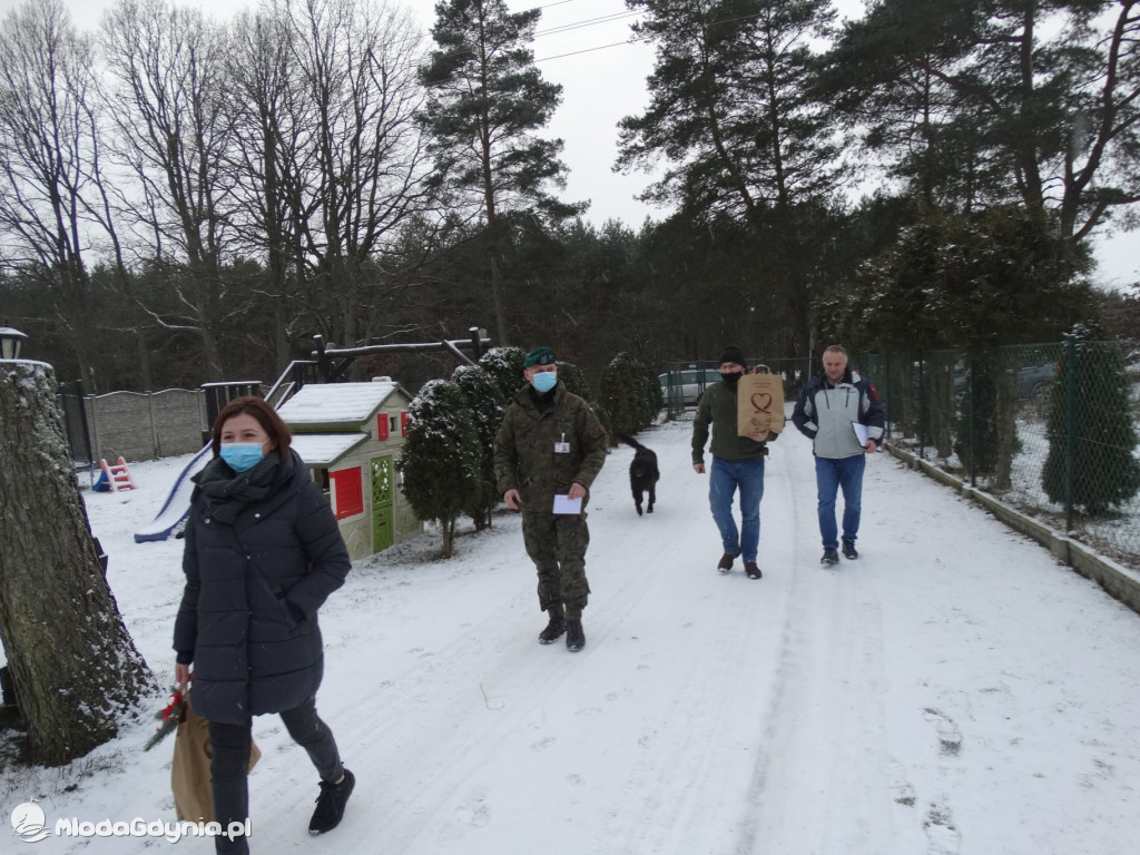 Brygada Inki z paczkami na Święta dla potrzebujących