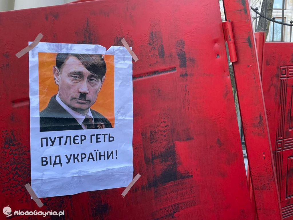 Protest przed Ambasadą Rosji w Warszawie