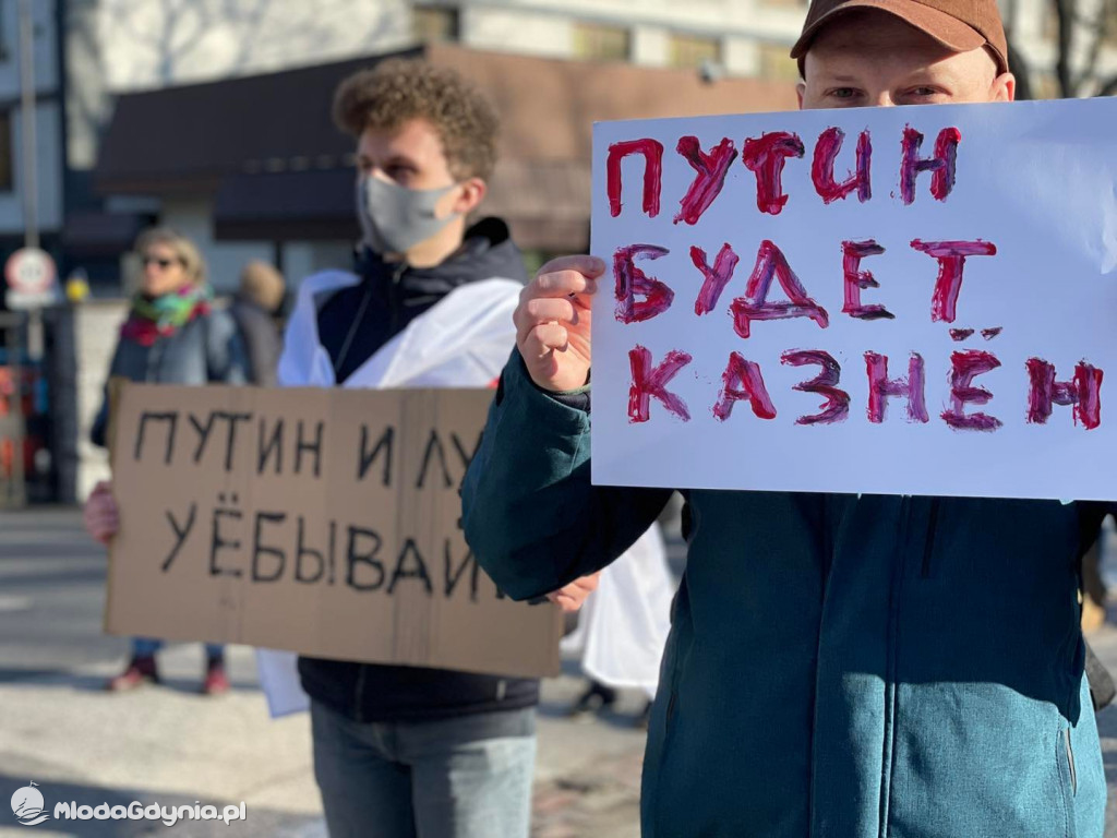 Protest przed Ambasadą Rosji w Warszawie