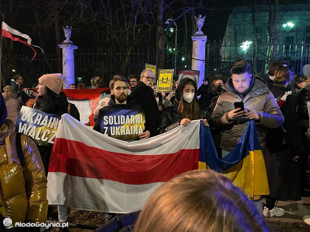 Protest przed Ambasadą Rosji w Warszawie