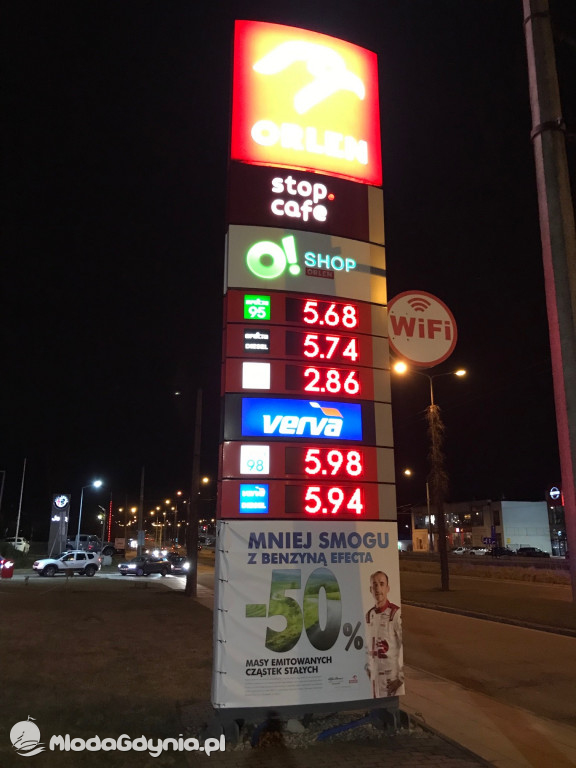 Kolejki na stacjach paliw w Gdyni