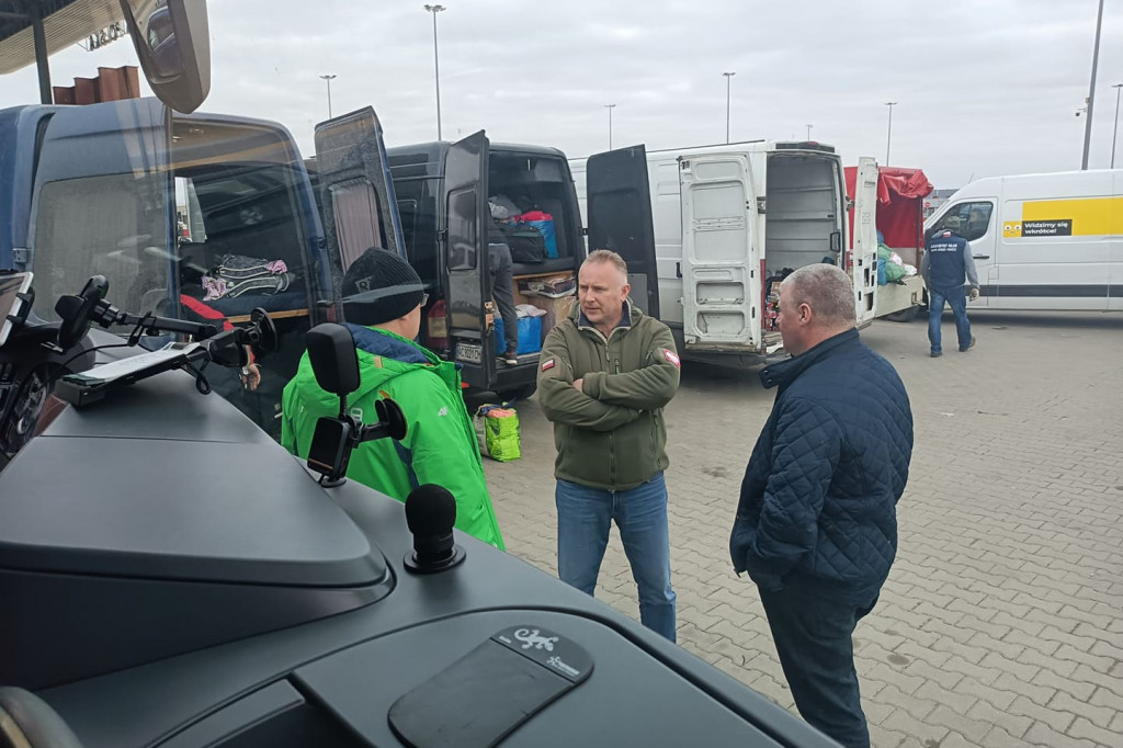 Brygada Inki pojechała po uchodźców i zawiozła dary