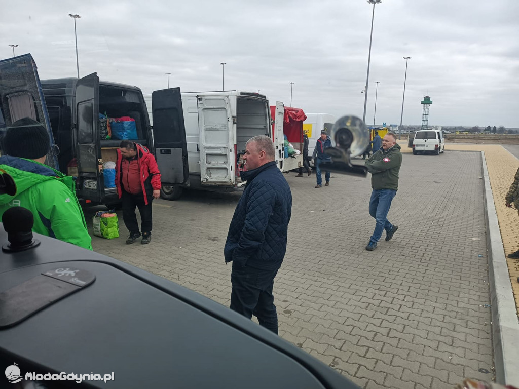 Brygada Inki pojechała po uchodźców i zawiozła dary