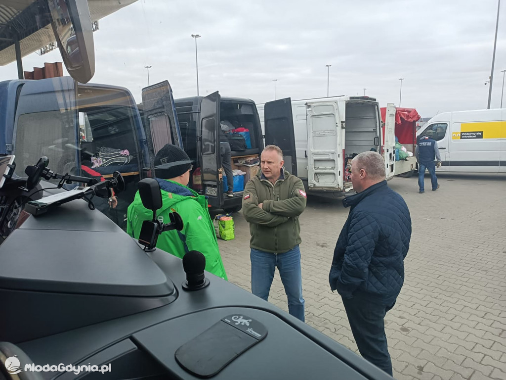 Brygada Inki pojechała po uchodźców i zawiozła dary
