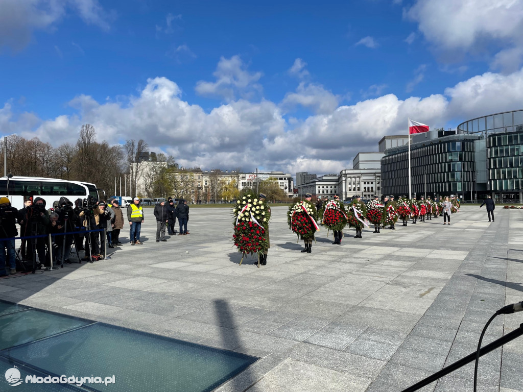Uroczystości smoleńskie w Warszawie z udziałem Małgorzaty Zwiercan - Koemdanta Głównego OHP10.04.2022