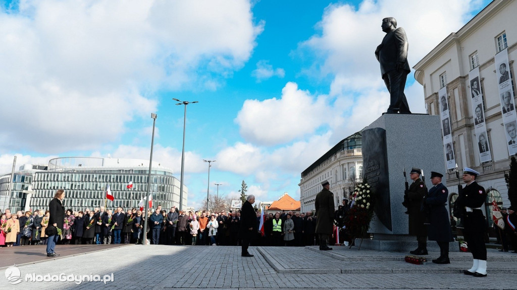 Uroczystości smoleńskie w Warszawie z udziałem Małgorzaty Zwiercan - Koemdanta Głównego OHP10.04.2022