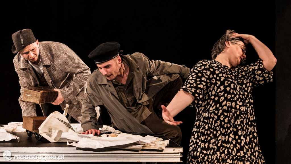 Teatr Gdynia Główna - PREMIERA - Dojrzeć do dzieciństwa
