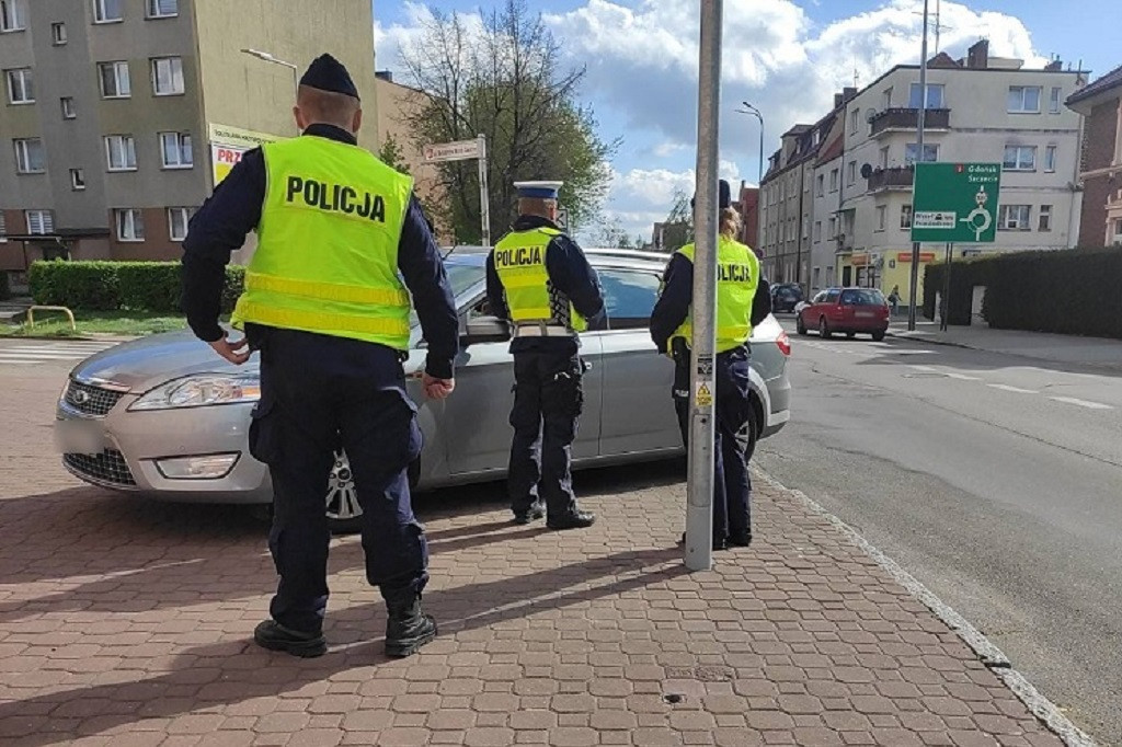 Słuchacze słupskiej Szkoły Policji na praktykach w Lęborku