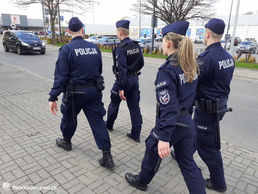 Słuchacze słupskiej Szkoły Policji na praktykach w Lęborku