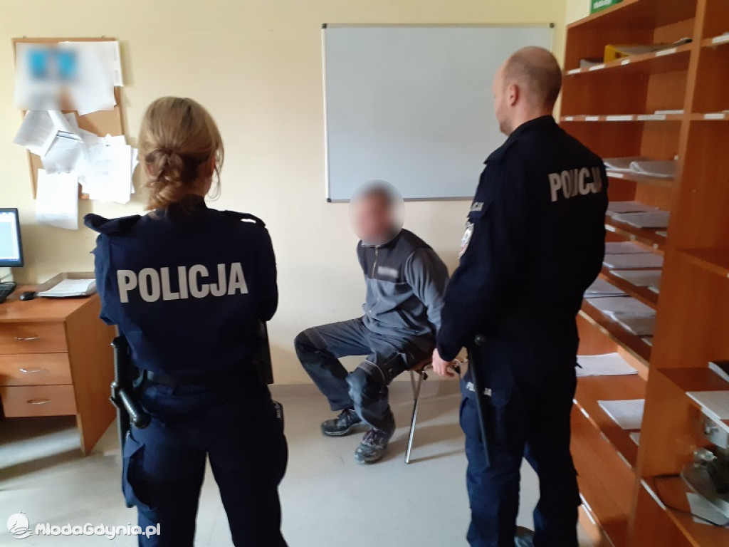 Słuchacze słupskiej Szkoły Policji na praktykach w Lęborku