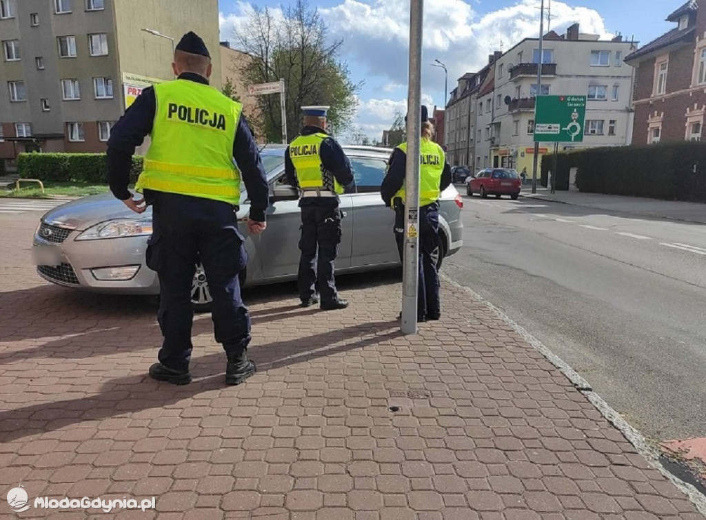 Słuchacze słupskiej Szkoły Policji na praktykach w Lęborku