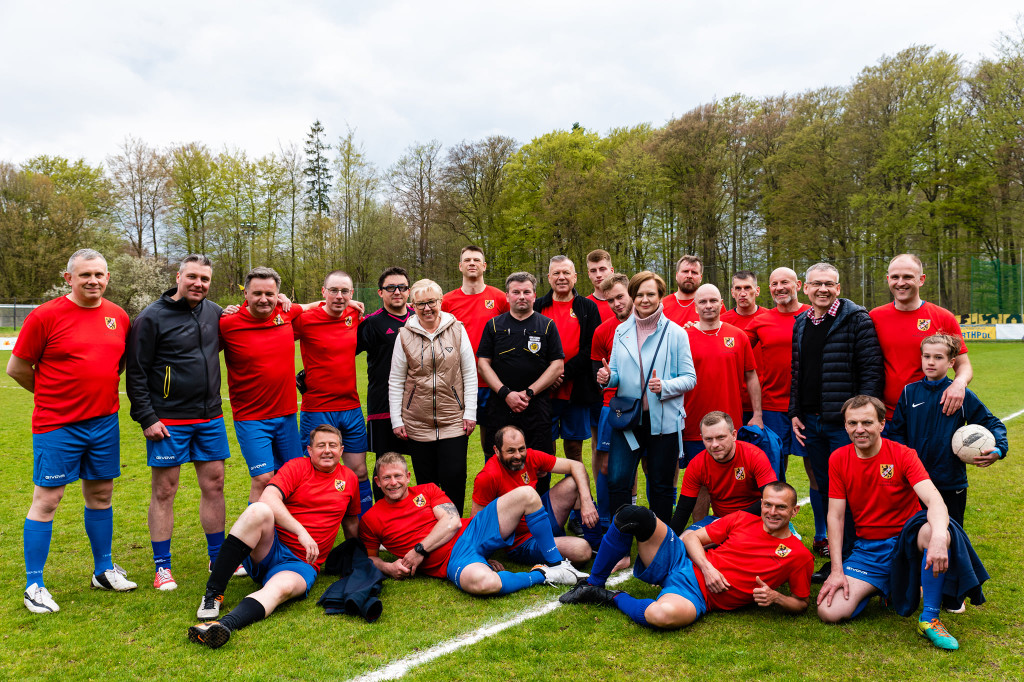 Powiat Wejherowski - Księża i samorządowcy zagrali w szczytnym celu