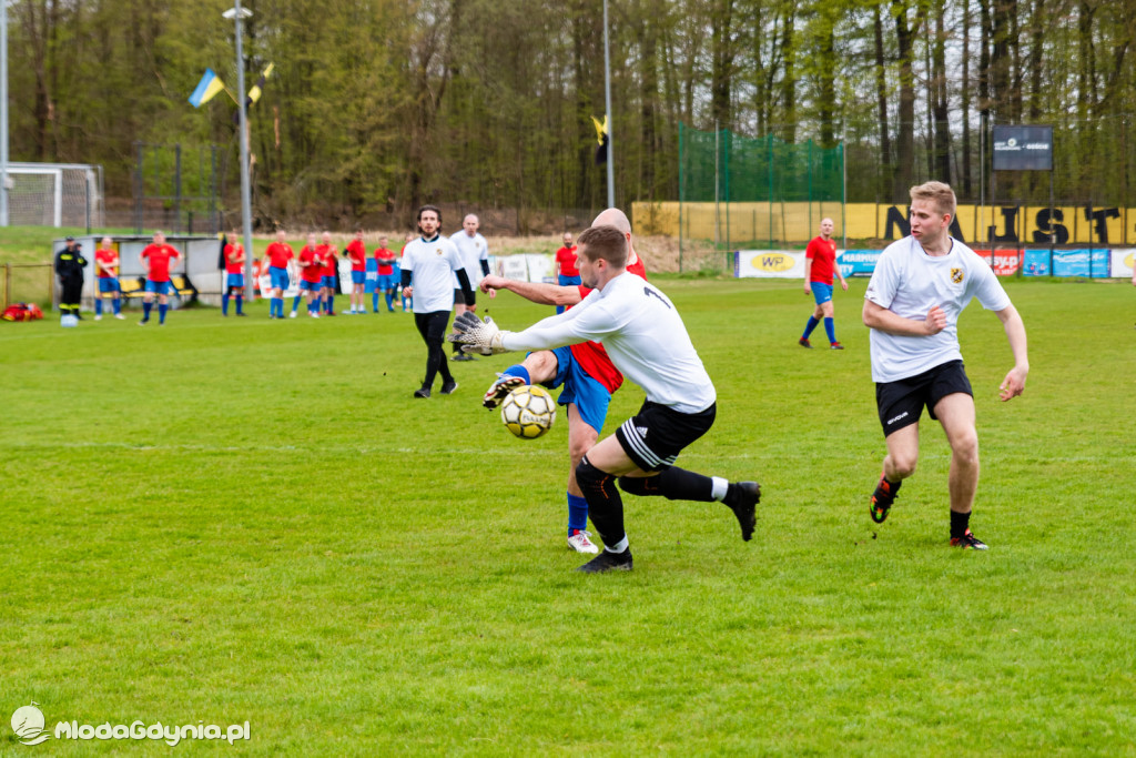 Powiat Wejherowski - Księża i samorządowcy zagrali w szczytnym celu