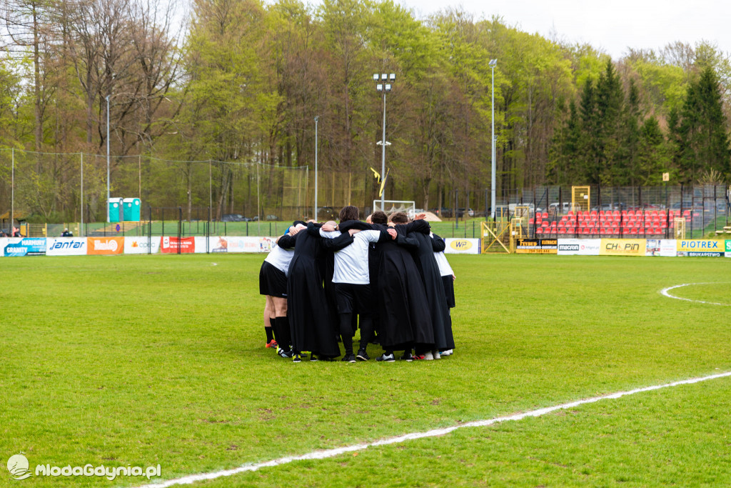 Powiat Wejherowski - Księża i samorządowcy zagrali w szczytnym celu