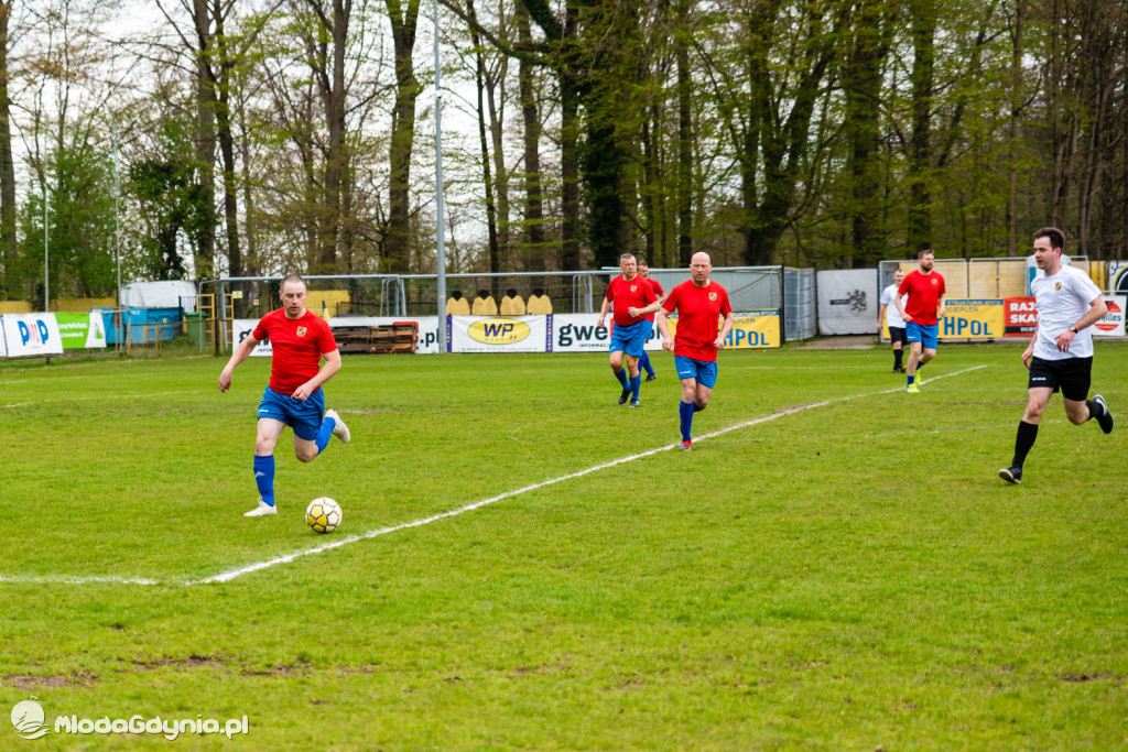 Powiat Wejherowski - Księża i samorządowcy zagrali w szczytnym celu
