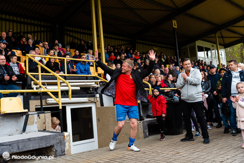 Powiat Wejherowski - Księża i samorządowcy zagrali w szczytnym celu