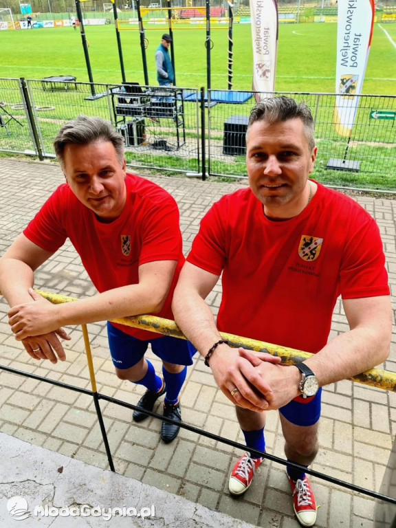 Powiat Wejherowski - Księża i samorządowcy zagrali w szczytnym celu